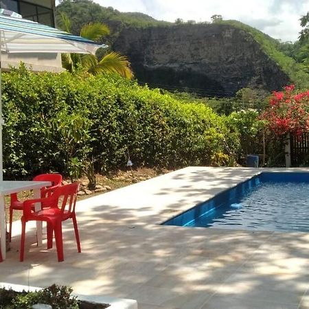 Casa Familiar Y De Descanso Villa Lorenza - Apulo Cund. מראה חיצוני תמונה