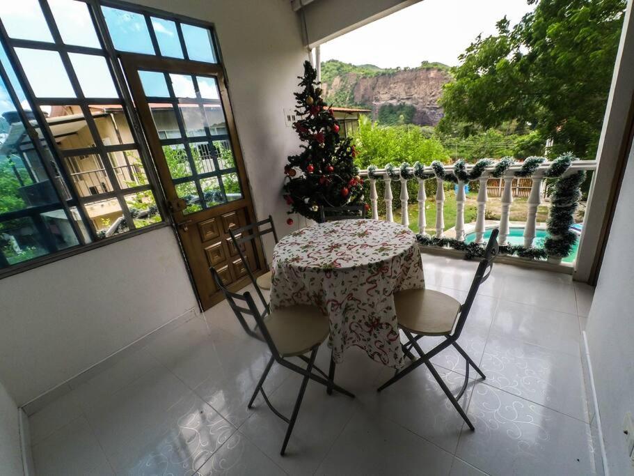 Casa Familiar Y De Descanso Villa Lorenza - Apulo Cund. מראה חיצוני תמונה
