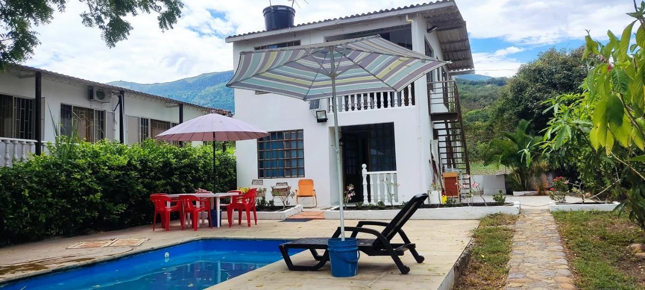 Casa Familiar Y De Descanso Villa Lorenza - Apulo Cund. מראה חיצוני תמונה