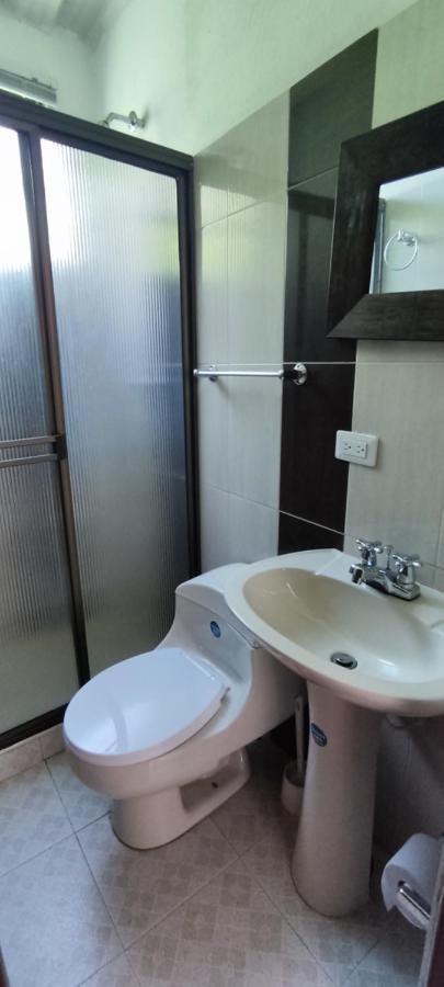 Casa Familiar Y De Descanso Villa Lorenza - Apulo Cund. מראה חיצוני תמונה